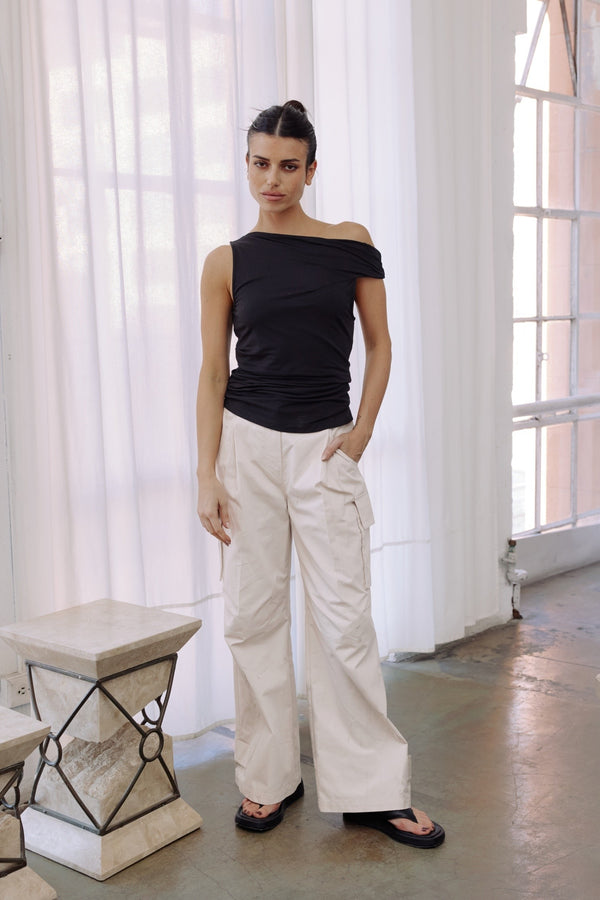 ALL ROW EMILIA TOP BLACK