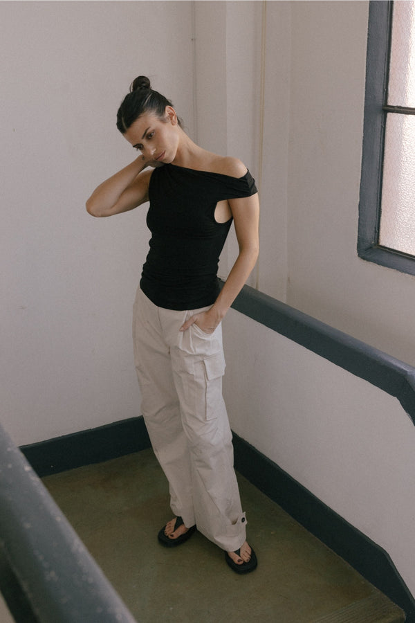 ALL ROW EMILIA TOP BLACK