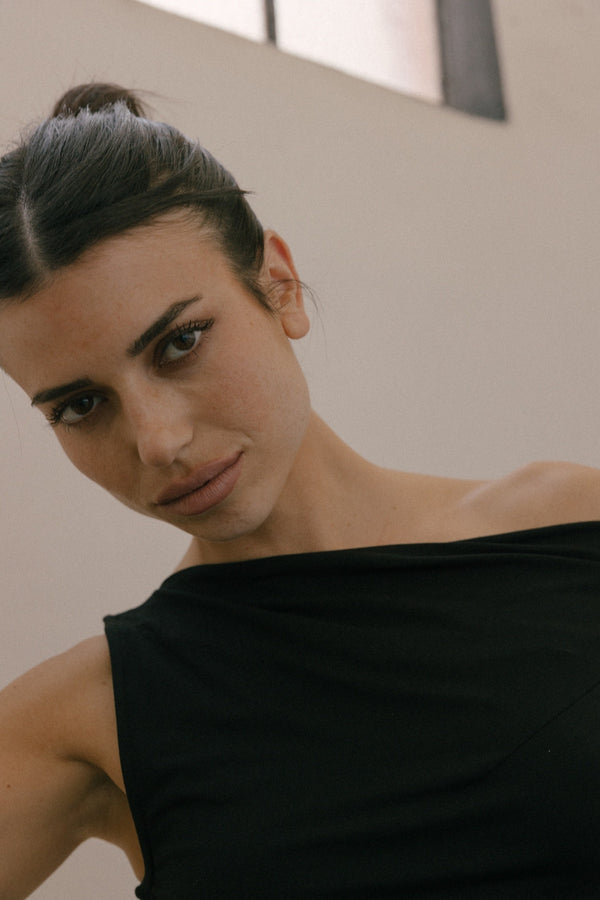 ALL ROW EMILIA TOP BLACK