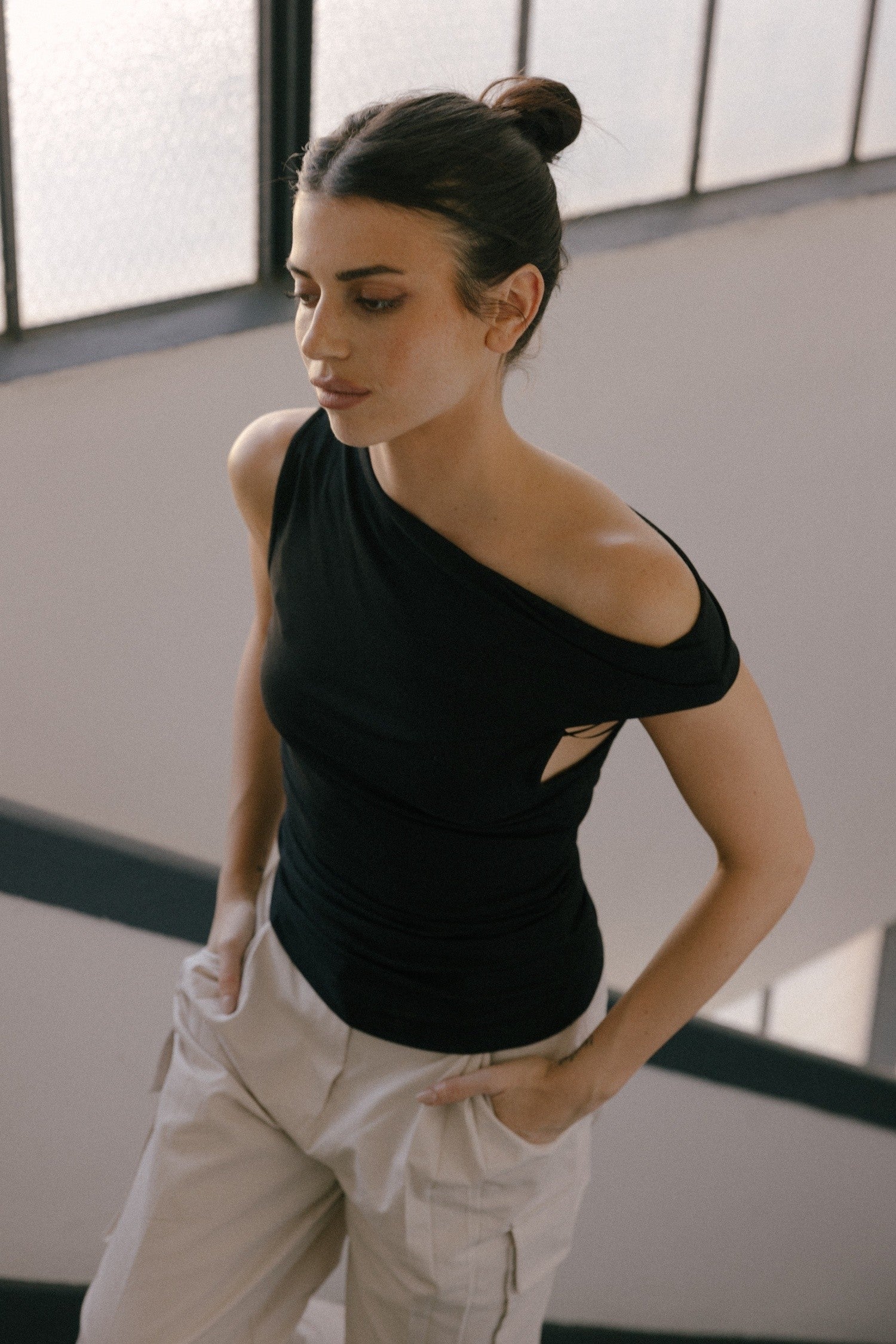 ALL ROW EMILIA TOP BLACK